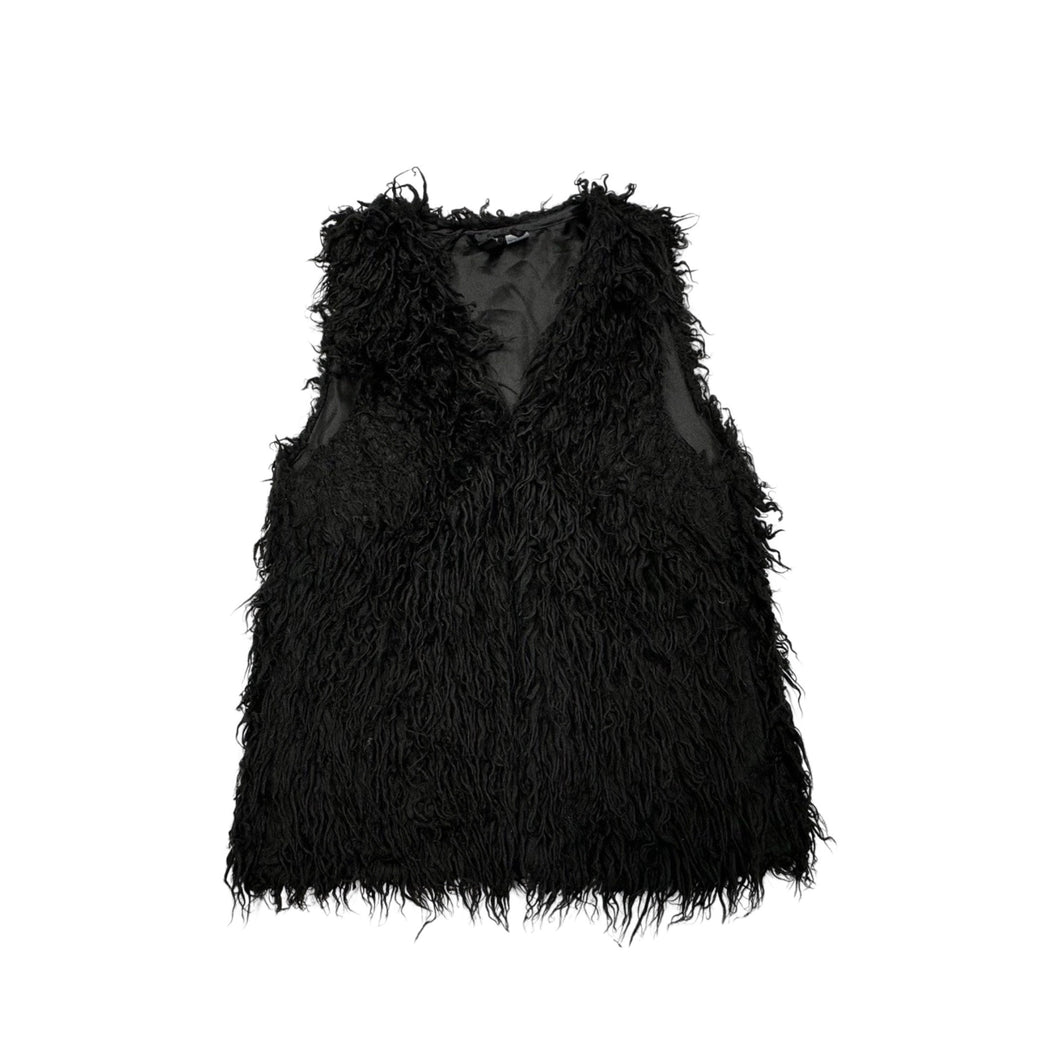 The H&M Black Faux Fur vest comes with pockets, measuring 32