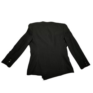 Experience the timeless allure of our Vintage Blazer with tassels. Wrap yourself in elegance and grace with its buttoned closure and intricate button detailing on the sleeves. Please note that this garment has a delicate light stain on the front. Measu...