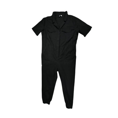 Expertly designed for style and functionality, this Divided jumpsuit is available in a sleek black color and features convenient cargo chest pockets, pant pockets, and belt loops. The precise measurements of this jumpsuit are as follows: Chest - 52