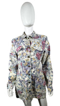 Load image into Gallery viewer, Step into spring with this Vintage 90&#39;s Paris Blues Denim Floral Jacket - a beautifully decorated cargo-pocketed button-up with a lovely pastel floral pattern. Chest size: 37&quot; Sleeve length: 24 1/2&quot; Total length: 32&quot;