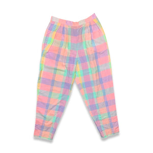 Introducing the Vintage For Pete's Sake Plaid Pant - a gorgeous, pastel plaid pant featuring a high waist, 2 buttons, and a zipper on the side. With a waist measurement of 26", hip measurement of 40", and an inseam of 27", this pant is sure to flatter...