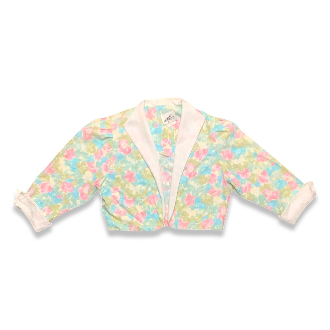 Pastel floral print crop jacket. Its a vintage size 10 so it runs smaller. Measured Flat Chest - 36
