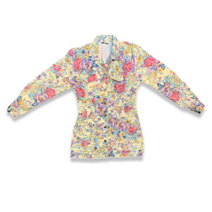 Step into spring with this Vintage 90's Paris Blues Denim Floral Jacket - a beautifully decorated cargo-pocketed button-up with a lovely pastel floral pattern. Chest size: 37" Sleeve length: 24 1/2" Total length: 32"